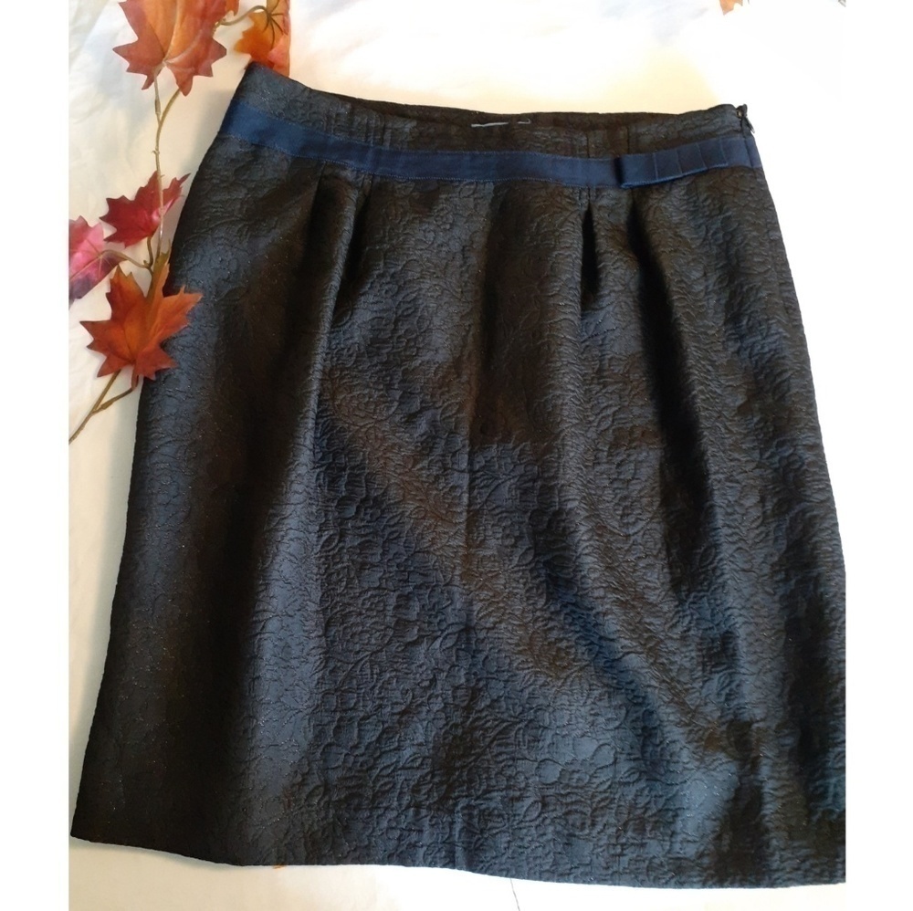 3/25 simply Vera black/ blue skirt size 8